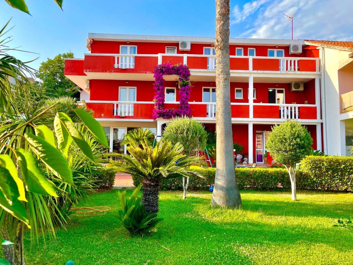 Vila L Budva Hotel Exterior photo