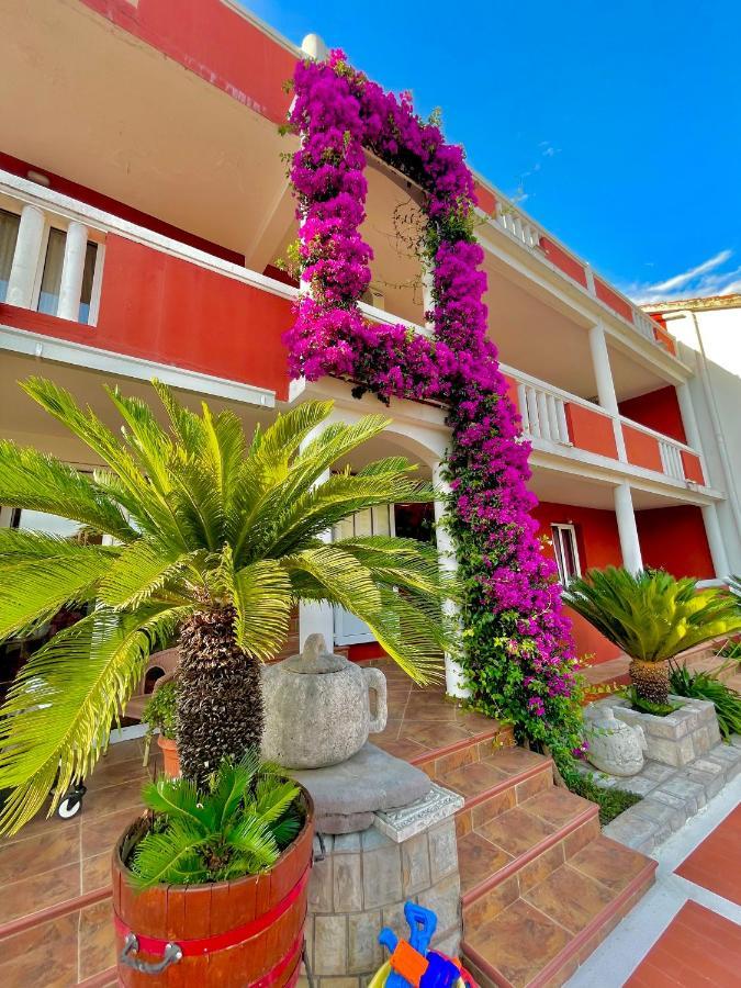 Vila L Budva Hotel Exterior photo